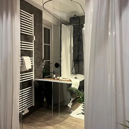 Beyond Staying Loft 23 Frei Stehende Badewanne 아파트